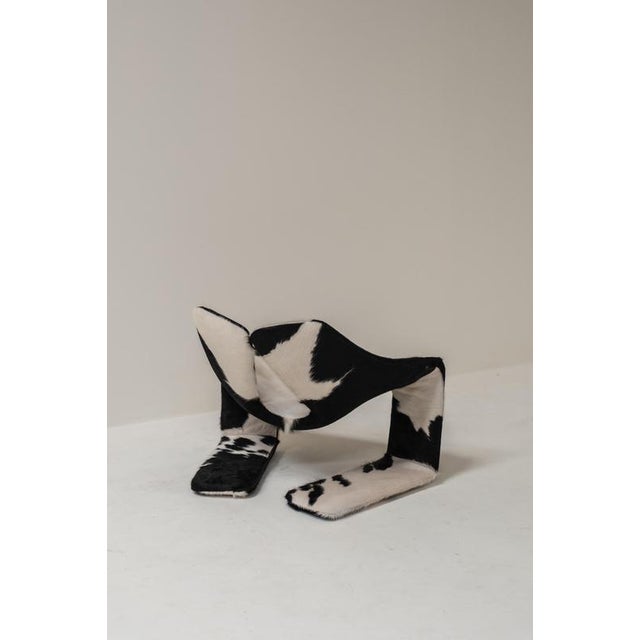 Zen Lounge Chair in Cowhide attributed to Kwok Hoi Chan for Steiner, 1970s For Sale - Image 10 of 14