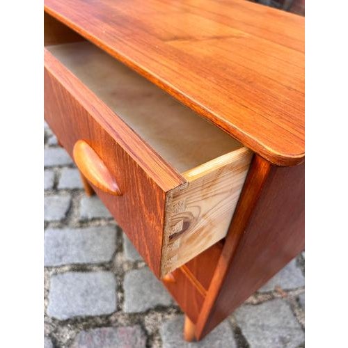 Small Danish Chest of Drawers with Shell Handles and Lock For Sale - Image 4 of 11