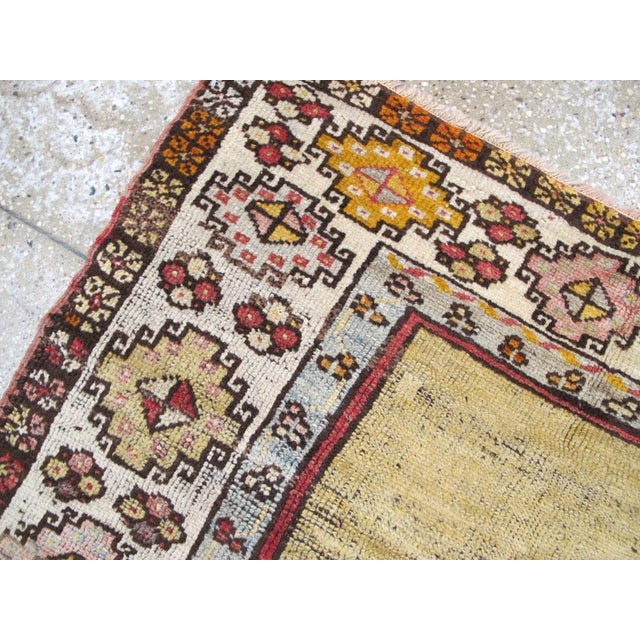 Early 20th Century Galerie Shabab Collection Mid-20th Century Turkish Anatolian Throw Rug For Sale - Image 5 of 7