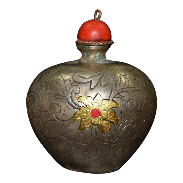 Antique Gilt Silver Snuff Bottle With Floral Motif - Asian Collectible For Sale