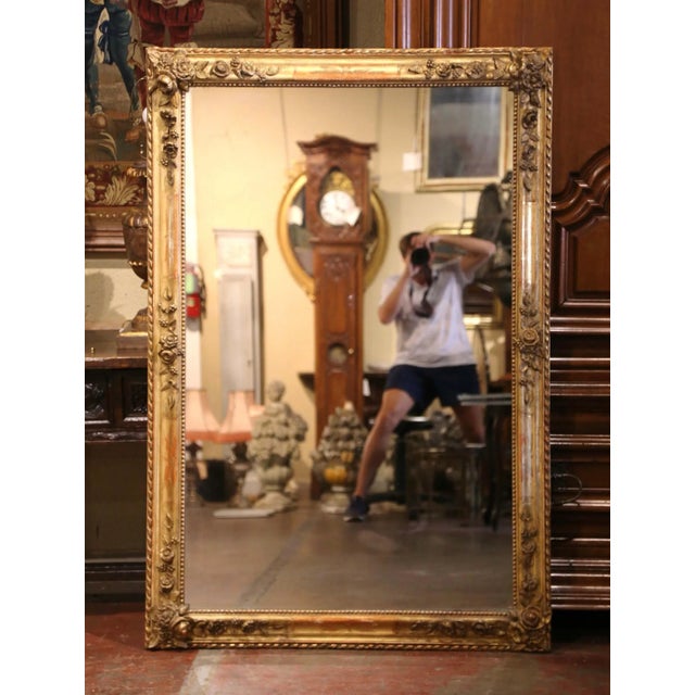 Early 19th Century 19th Century French Restauration Carved Giltwood Mirror With Floral Decor For Sale - Image 5 of 7