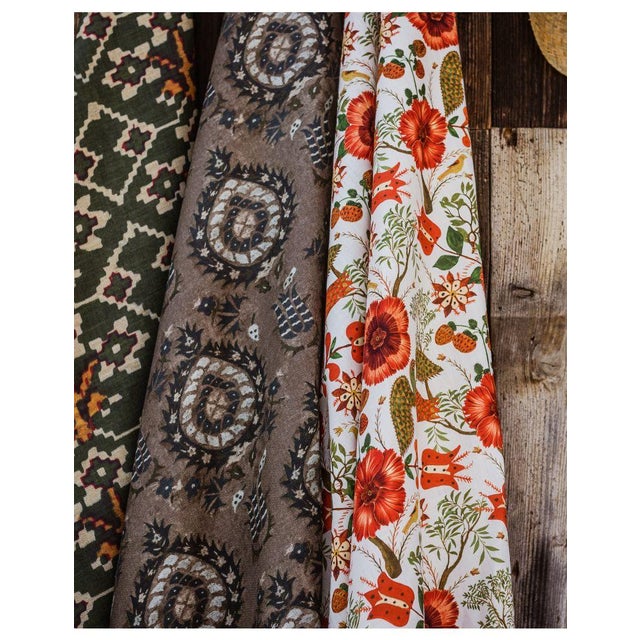 Contemporary Mind the Gap Flourish Dapple Grey Linen For Sale - Image 3 of 3