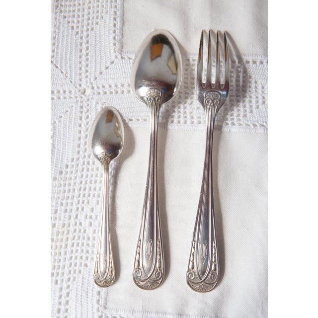 French Art Deco Cutlery Service for 12 with T C Initials from Apollo, 1930s, Set of 38 For Sale - Image 9 of 11