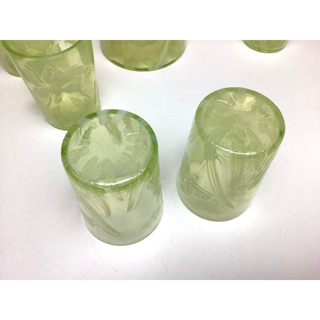 Early 20th Century Rare Northwood Opalescent Daffodil Uranium Glass Pitcher & Six Glasses Water Lemonade Set For Sale - Image 4 of 10