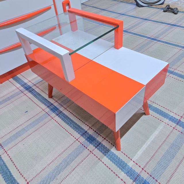 Wood l'Orange Et Blanc Color Blocked Scheme 1953 MCM End Table For Sale - Image 7 of 15