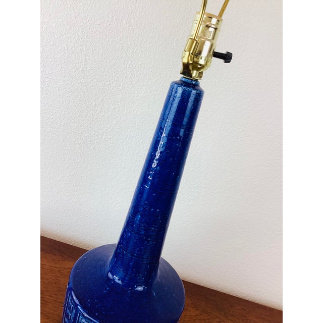 Vintage Mid-Century Modern Palshus Blue Ceramic Danish Table Lamp Dl26 Annalise Per Linneman For Sale In Palm Springs - Image 6 of 10