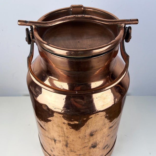 Large Antique Copper Milk Can, in Very Good conditions. Designed 1890 to 1919