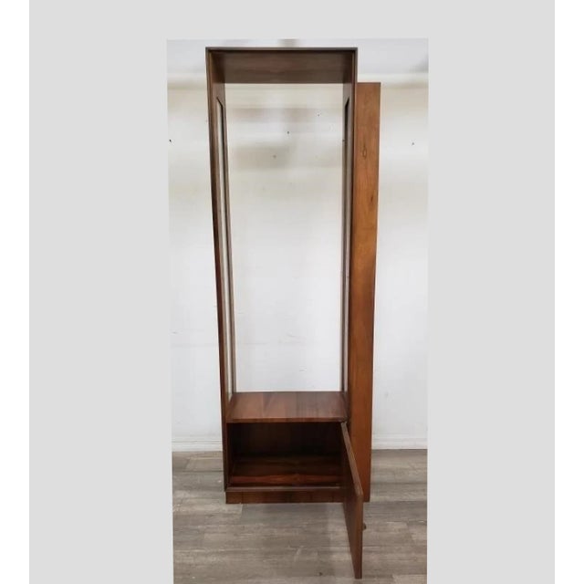 These Units have a unique lighting system. Where the lights are on the horizontal end units. Please note that the Glass...