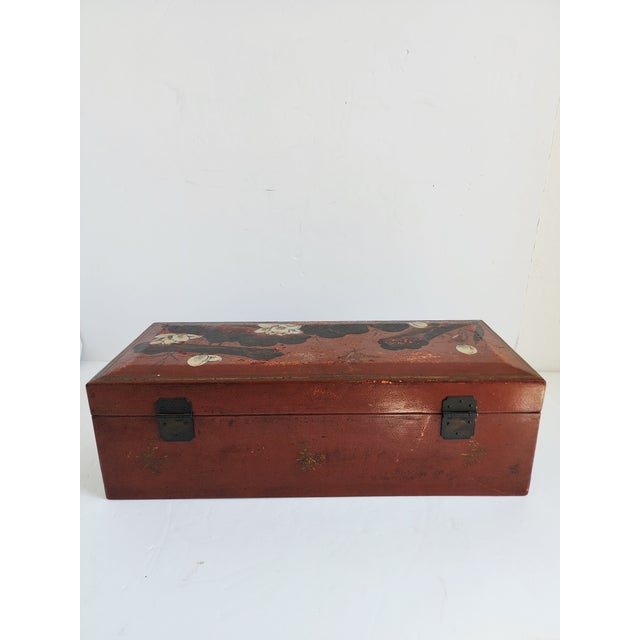Vintage Leather Handpainted Chinese Box For Sale In New York - Image 6 of 12