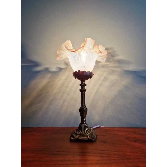 Table Lamp in Gilt Bronze and Opalescent Glass, Early 20th Century For Sale - Image 5 of 18