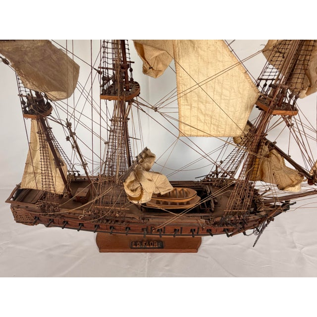 Early 20th Century French Fully Rigged Model of the Frigate La Flore For Sale In New York - Image 6 of 11