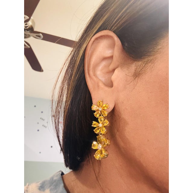 Yellow Roshe Jewels Sapphire Diamond Earrings 18k Yellow Gold Drop Earrings, A Pair For Sale - Image 8 of 12