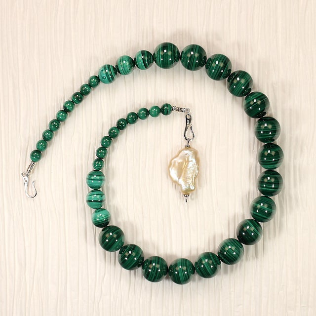 2020s Ajd 19 Inch Marvelous Malachite Necklace For Sale - Image 5 of 6