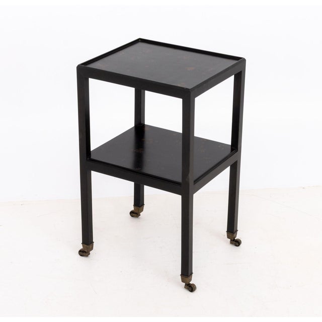 Early 20th Century Chinoiserie Style Gilt and Black Lacquered End Table For Sale - Image 5 of 7