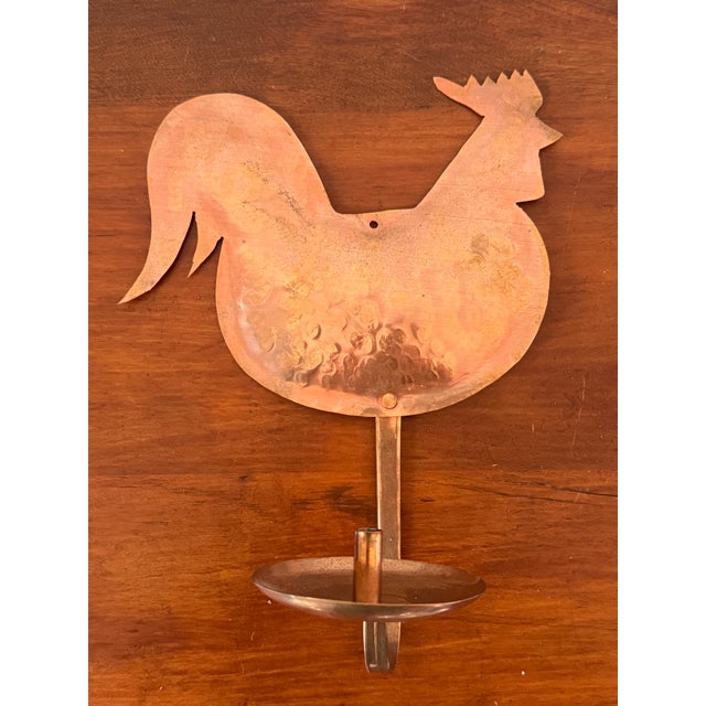 Mid 20th Century Vintage Hand-Hammered Copper Rooster Wall Sconce – Folk Art Farmhouse Candle Holder For Sale - Image 5 of 10