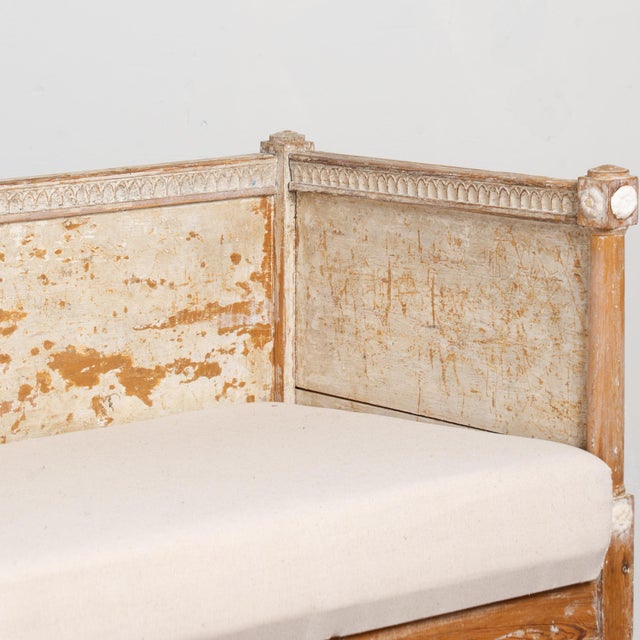 19th Century Swedish Gustavian Original Gray Painted Pine Bench For Sale - Image 12 of 17