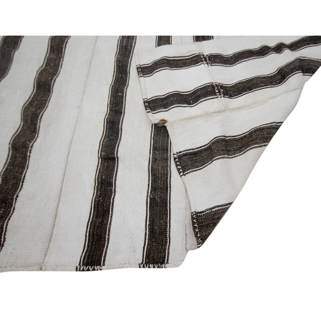 Mid 20th Century Mid 20th Century Oversized White & Gray Vintage Kilim Rug For Sale - Image 5 of 7