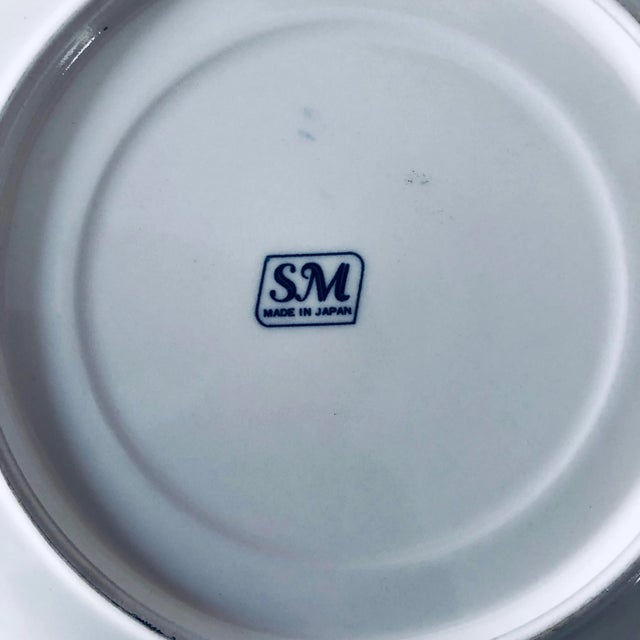 English Vintage Sm Porcelain Blue & White Large Platter/Charger For Sale - Image 3 of 5