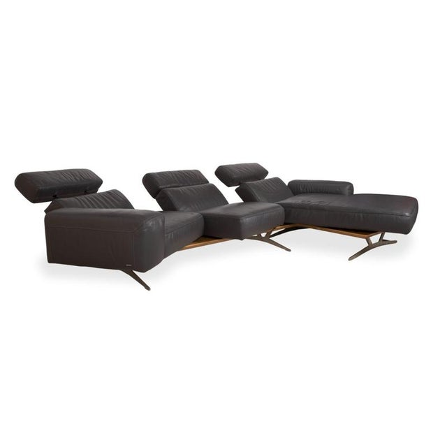Animal Skin Monroe Leather Corner Sofa in Grey Anthracite and Wood Brown with Right Chaise Lounge and Manual Function from Koinor For Sale - Image 7 of 18