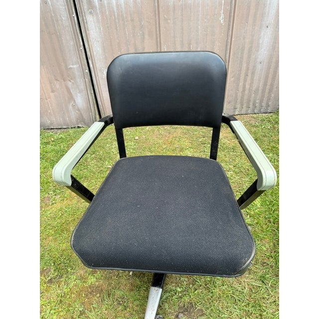 Mid-Century Modern 1960s MCM Rolling Swivel Tanker Chair by McDowell and Craig For Sale - Image 3 of 9