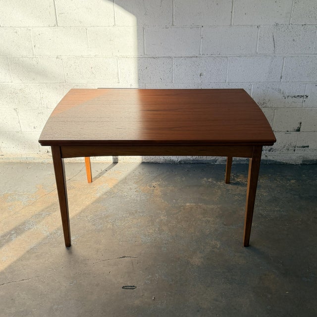 Mid 20th Century Vintage Danish 1950s Mid-Century Teak & Oak Extendable Dining Table With Two Pull-Out Leaves For Sale - Image 5 of 16