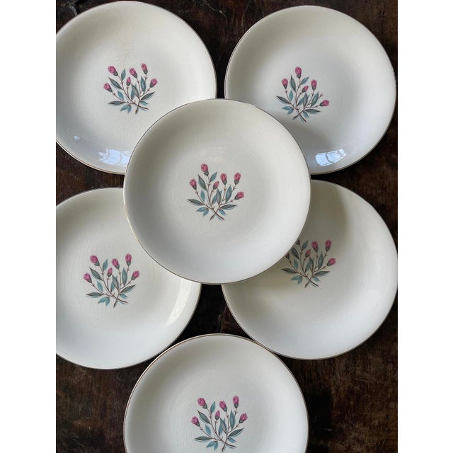 1962 Set of Six (6) Wedgwood Pink Hope 9.75” Plates For Sale In Chicago - Image 6 of 8