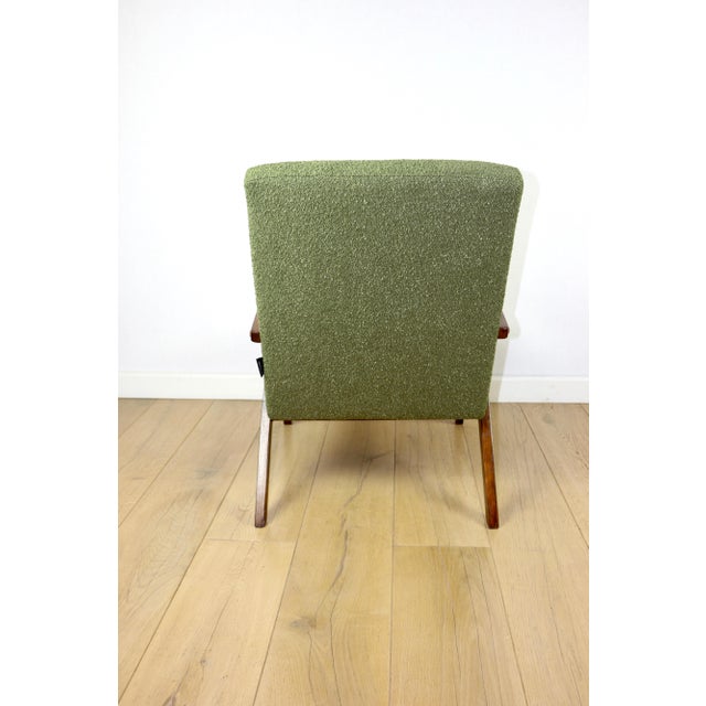 1970s Vintage B-310 Var Armchair in Green Boucle, 1970s For Sale - Image 5 of 10