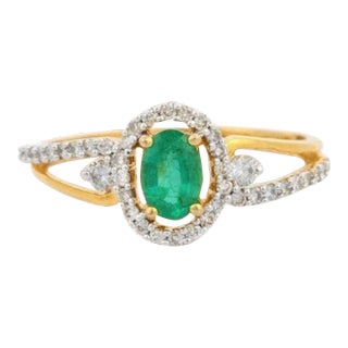 Genuine Emerald Diamond Women Engagement Ring in 18k Solid Yellow Gold Size 7 For Sale
