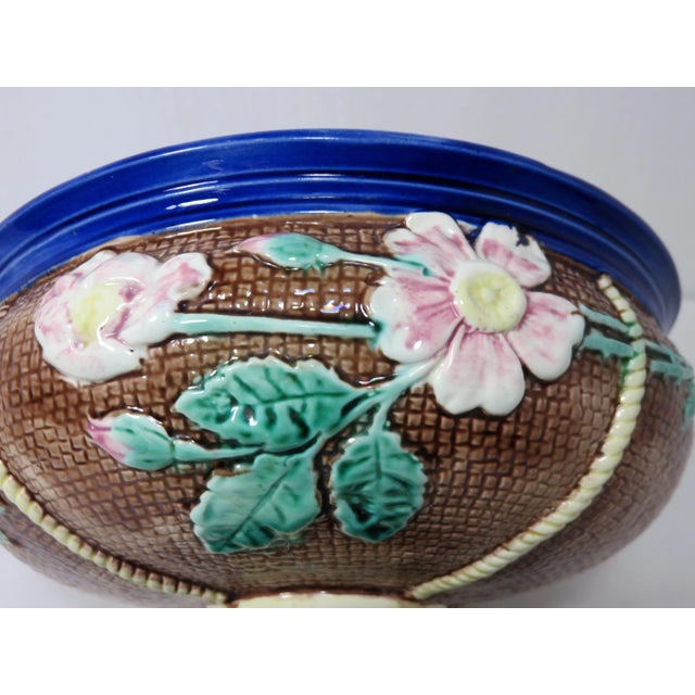 Antique American Victorian Majolica Serving Bowl Circa 1880s For Sale In Boston - Image 6 of 13