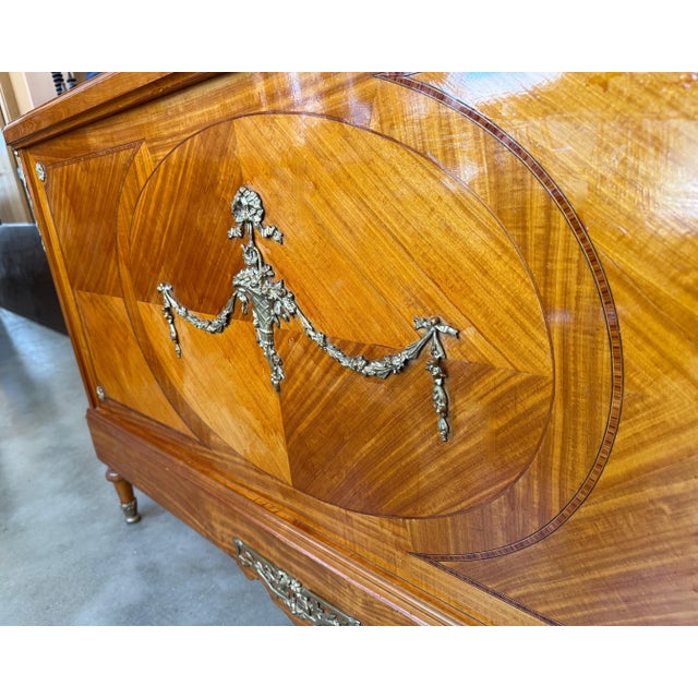 1920s French Neoclassical Burl Maple Full Size Bed Frame For Sale - Image 4 of 18