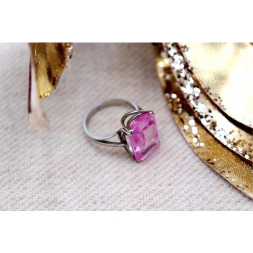 White Gold Ring with Double Band and Ruby For Sale - Image 4 of 9
