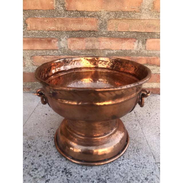 Antique copper pot about 50 years old, measures 17 cm high and 21.5 cm in diameter. Antique copper pot about 50 years old,...