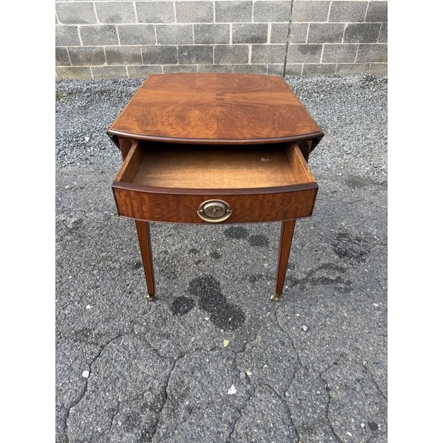 Vintage Federal-Style Burled Wood Pembroke Drop Leaf Side Table For Sale - Image 4 of 18