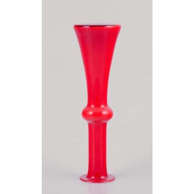 1960s Carnaby Vase in Red Art Glass by Per Lütken for Holmegaard, 1960s For Sale - Image 5 of 6