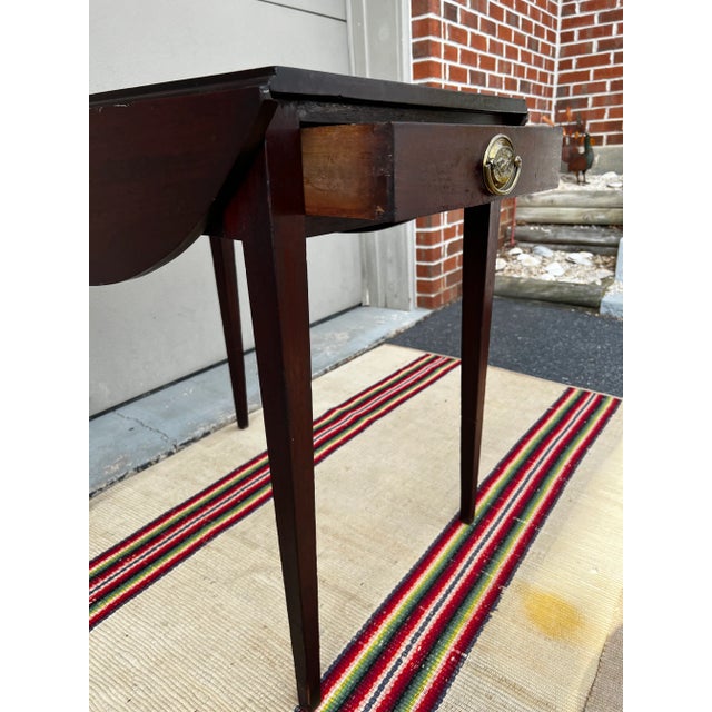 Diminutive Mahogany Hepplewhite Drop Leaf Pembroke Table With a Drawer, Pennsylvania, Circa 1800 For Sale - Image 12 of 13