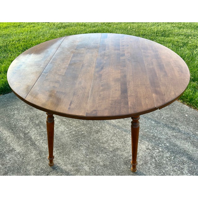 Wood Vtg. Ethan Allen Americana Style Maple Drop Leaf Table W/Two Leaves For Sale - Image 7 of 13