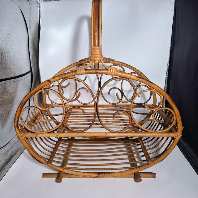 Mid-Century Modern Rattan and Bamboo Magazine Rack in the style of Franco Albini, 1960s For Sale - Image 3 of 5