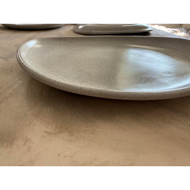 Vintage Glidden Pottery Asymmetrical Dinner Plates – California Studio Stoneware, Mid-Century 1940s - Set of 4 For Sale - Image 12 of 12