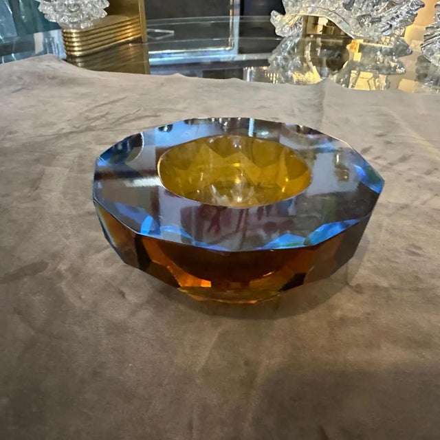 1970s 1970s Modernist Blue and Brown Faceted Murano Glass Round Bowl by Mandruzzato For Sale - Image 5 of 10