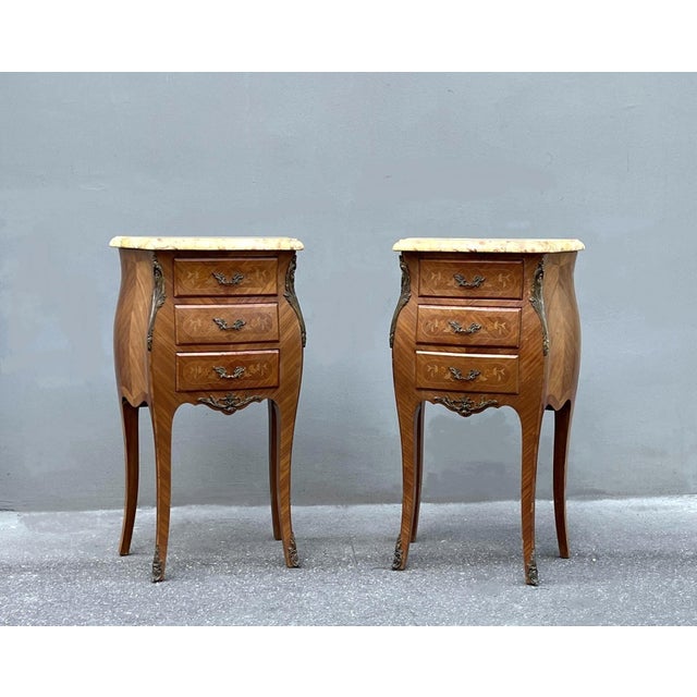 Brown 1920s Pair of French Louis XV Style Rosewood Side Tables Nightstands For Sale - Image 8 of 9