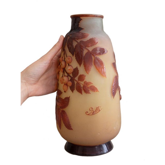 Art Nouveau Glass Cherries Souffle Cameo Vase by Emile Gallé, 1915 For Sale - Image 4 of 9