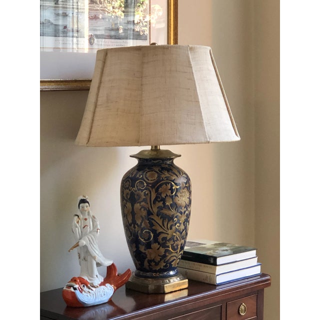 Mid-20th Century Chinese Guan Yin Porcelain Figure For Sale - Image 12 of 12