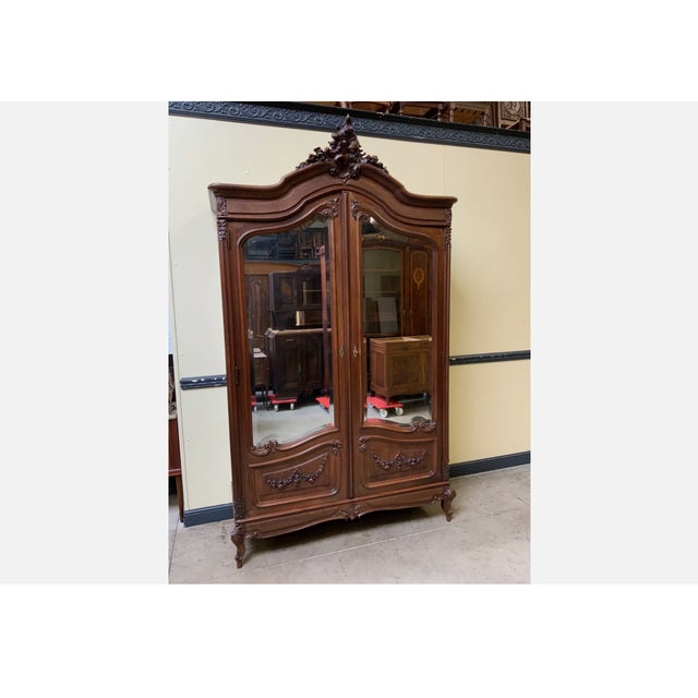 Age: circa 1910 Wood type: solid walnut Condition: very good, meticulously maintained, fully restored original condition...