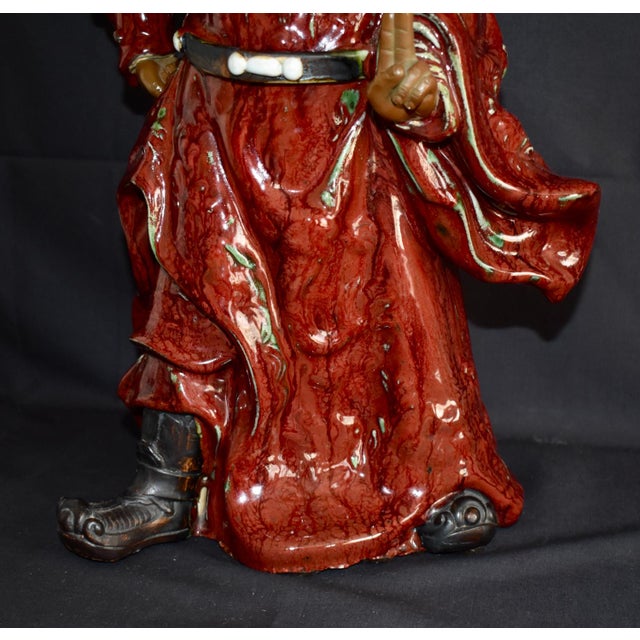 Vintage Chinese Shiwan Pottery Guan Yu Statue Oxblood Glazed Ceramic Guan Gong For Sale - Image 16 of 18