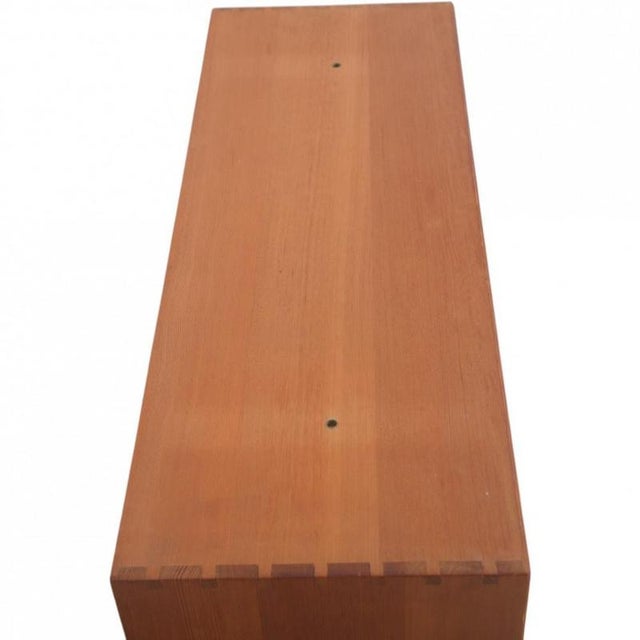 Bookcase in Oregon Pine by Mogens Koch, 1970s For Sale - Image 6 of 10