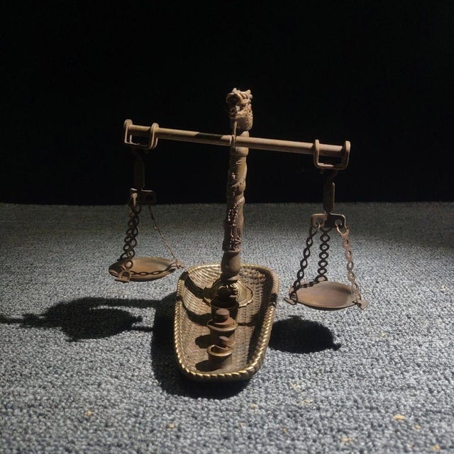 Vintage Brass Dragon-Head Balance Scale With Original Weights For Sale In Los Angeles - Image 6 of 9