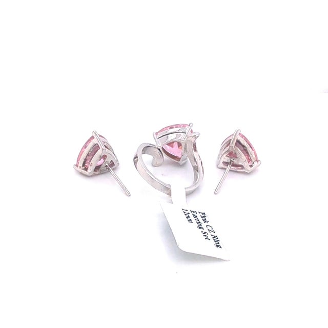 Exquisite 14K White Gold Trillion-Cut Pink CZ Jewelry Set Elevate your collection with this stunning jewelry set,...