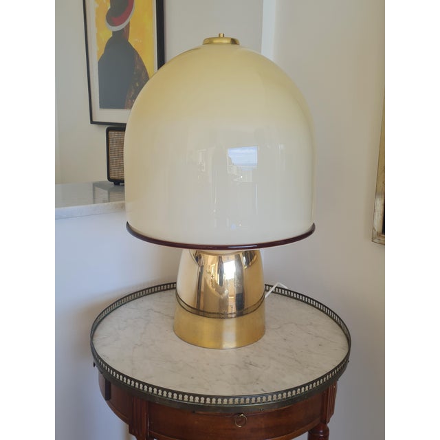 Mid-Century Italian Mushroom Table Lamp in Opaline Murano Glass Dome and Polished Brass, 1970s For Sale - Image 3 of 4
