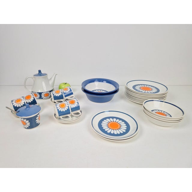 Ceramic Daisy Turi Tableware from Figgjo Flint, Norway, 1960s, Set of 24 For Sale - Image 7 of 18