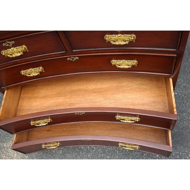 Mid 20th Century Federal Style Recessed Front Mahogany Five-Drawer Chest For Sale - Image 4 of 18